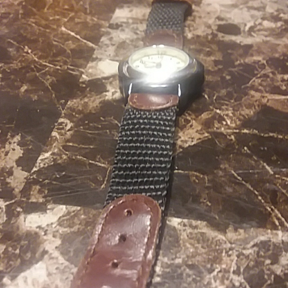 Watch - Picture 3 of 3